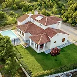 Casa de Férias Cozy Home In Dubrava Kod Sibenika *