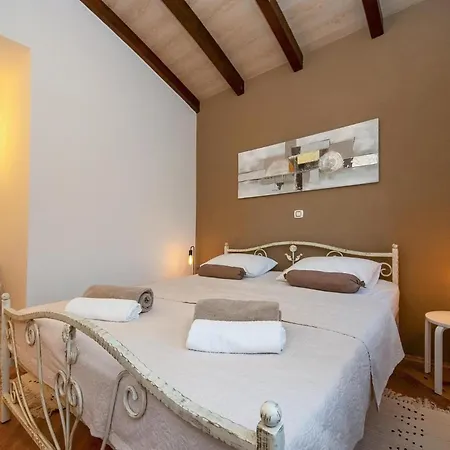 In Kod Sibenika Dubrava (Sibenik-Knin)