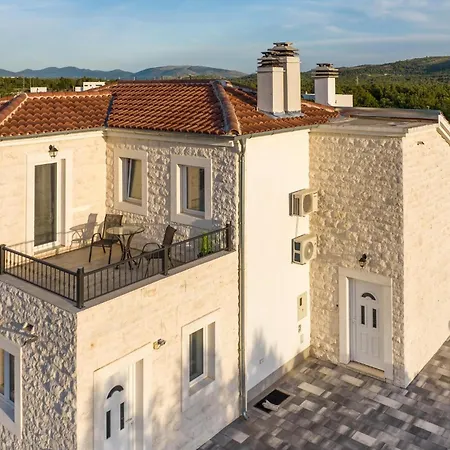 Дом отдыха Cozy Home In Dubrava Kod Sibenika *